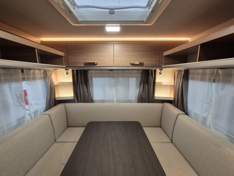 Weinsberg CaraOne Edition HOT 450 FU con toldo de casete! foto: 10