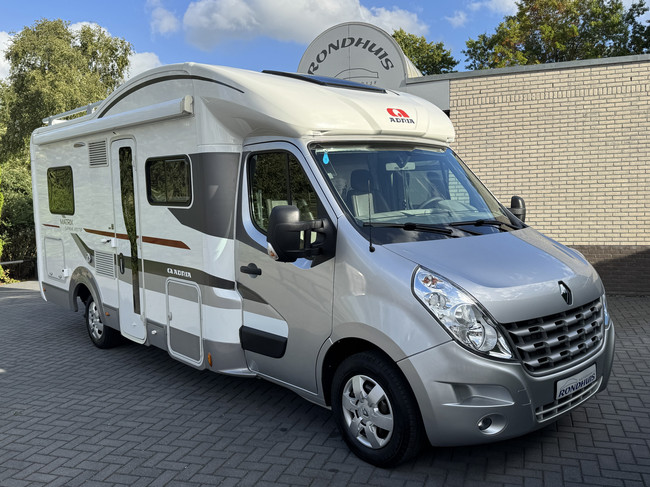 Adria Matrix Supreme M 657SF 150 cv Euro5 Renault Master **Excelente estado/4 asientos/6 plazas para dormir/Amplio sal&oacute;n/Alde/Panel solar foto: 3