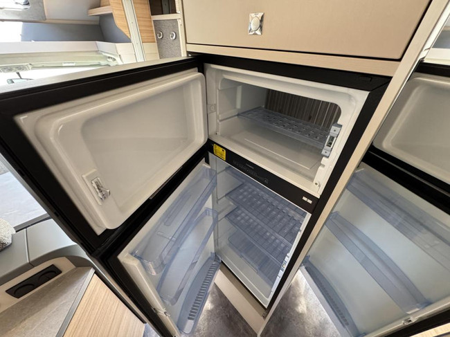 Dethleffs Pulse I 7051 GT-Line DBM Queensbed Als nieuw foto: 17