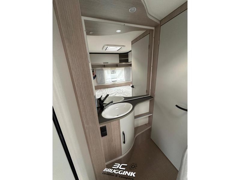 Bürstner Premio SkyLine 460 TS - FRANS BED  foto: 9