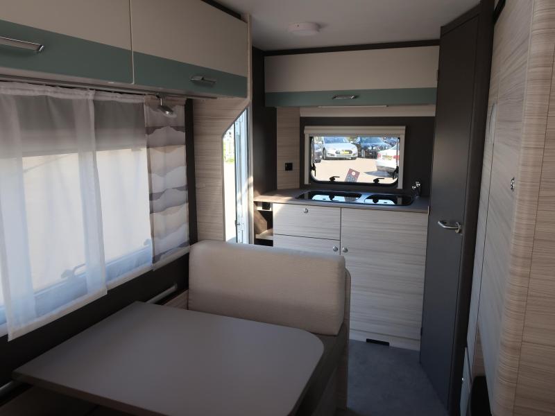 Dethleffs C'Joy 420 QSH MET VENTURA VOORTENT  foto: 1