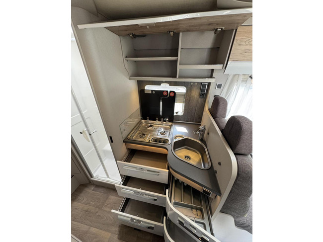 Hymer EXT 678 9T-Automaat Enkele Bedden Luifel Lpg Zonnepaneel foto: 17