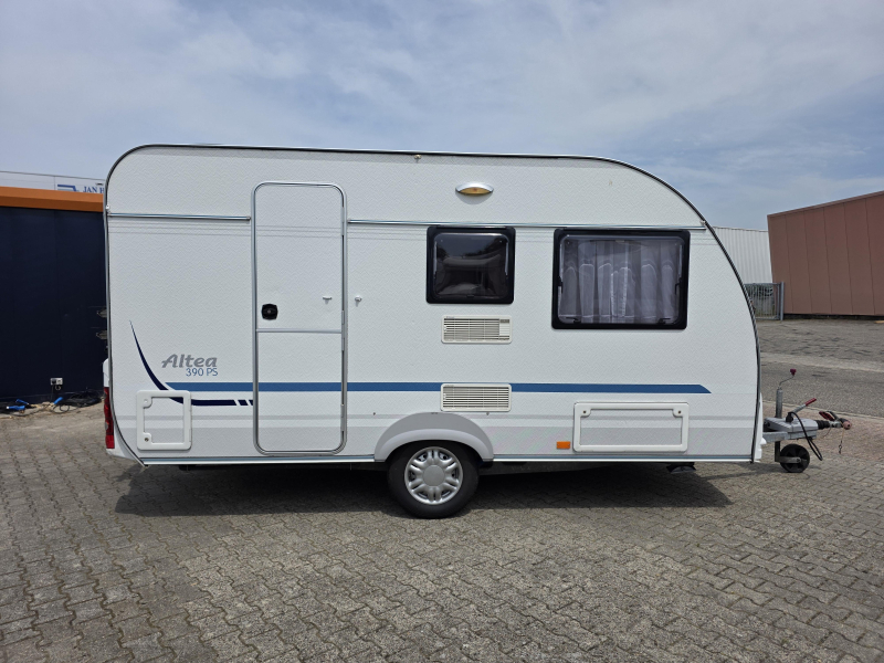 Adria Altea 390 PS 4 personas AVANCE 2010 foto: 2