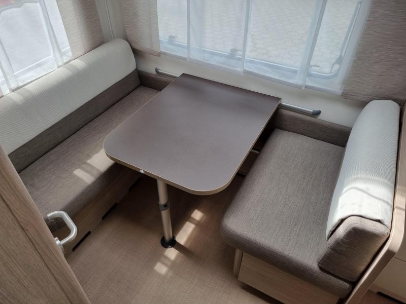 Bürstner Premio 395 TS Cassette luifel-Voortent  foto: 5