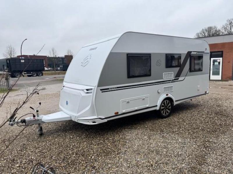 Knaus Sport 450 FU franz&ouml;sisches Bett Sackmarkise Foto: 4
