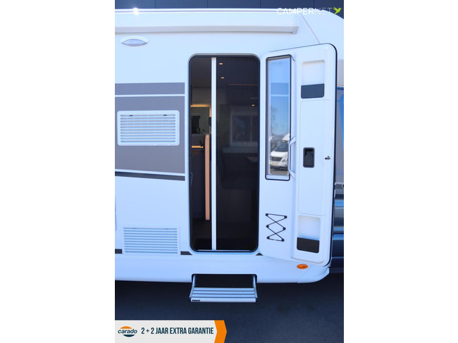 Carado T447 Edition 26 165pk Automaat | Lengtebedden | Luifel | Hefbed | Gescheiden douche | Fietsendrager | 12'' Ford multimediasystee foto: 5