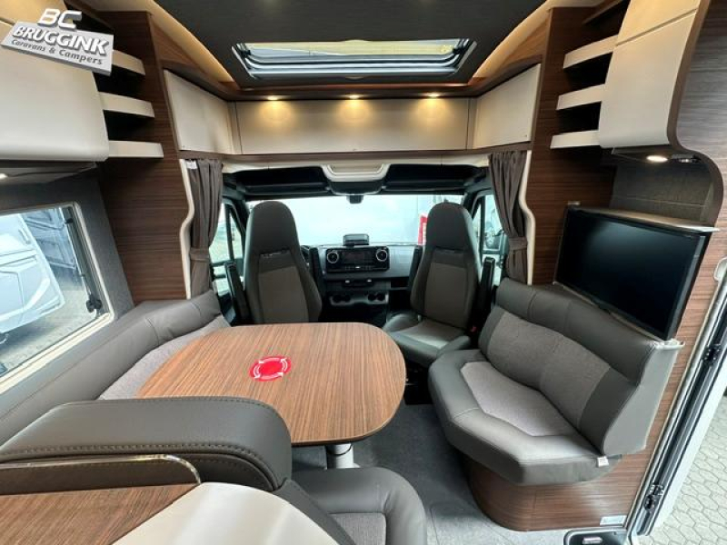 Carthago Chic C-Line T 4.9 LE MERCEDES photo: 5