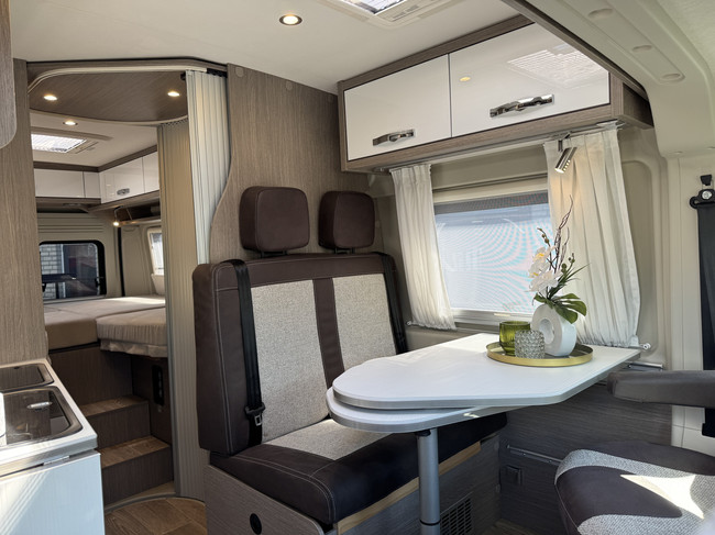 Pössl Roadcruiser 640 D-Line 160 pk AUTOMAAT 9-Traps Euro6 Fiat Ducato Maxi **Lengtebedden/4 zitplaatsen/XXL Koelkast/1e eigenaar/Full foto: 9