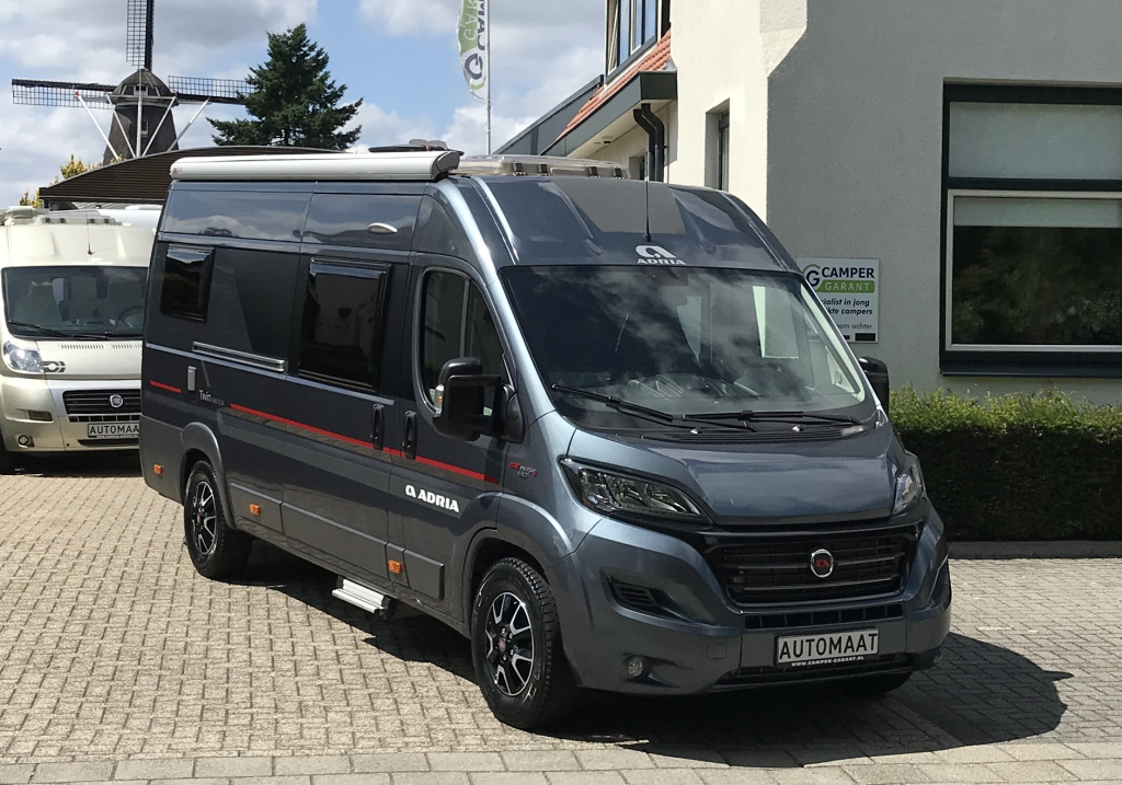Adria 640 SLX # AUTOM&Aacute;TICO # CAMAS INDIVIDUALES # foto: 1
