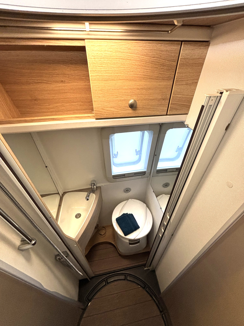 Knaus  BoxStar 600 Platinum Selection 5.99m ENKELE BEDDEN foto: 10