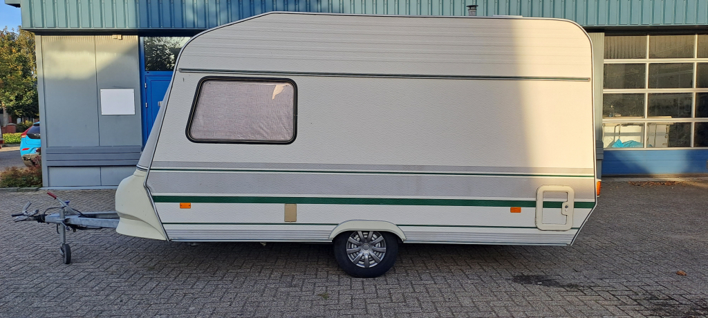 CHATEAU LaCar, Met Voortent!