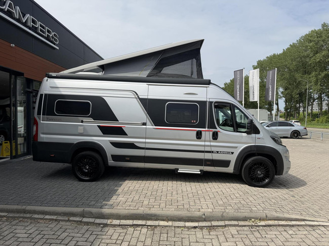 Adria 640 SGX Sports 9T-Automatique 2X Climatisation Auvent LED Porte-v&eacute;los photo : 6