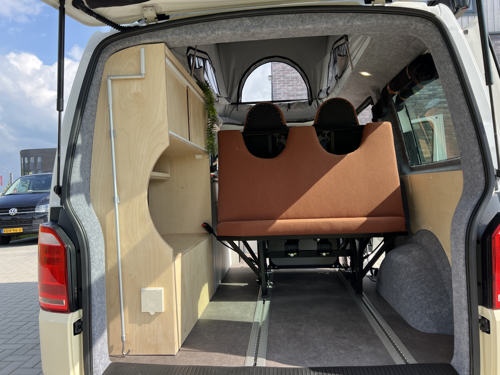 Volkswagen T6 Kastenwagen BENZIN 2017 Foto: 4