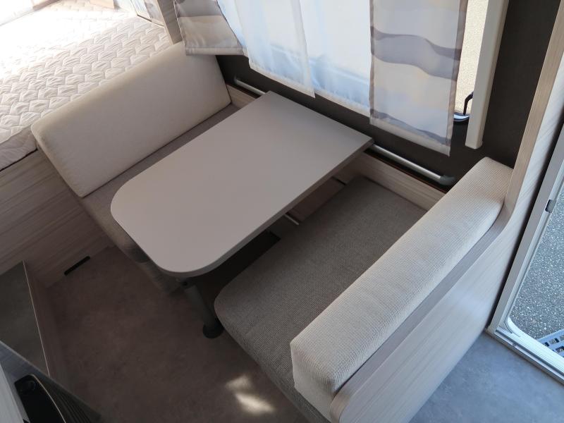 Dethleffs C'Joy 420 QSH MET VENTURA VOORTENT  foto: 11