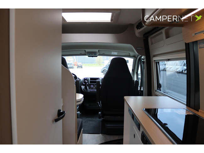 LMC Innovan 640 Pure 140cv Autom&aacute;tico | Toldo Thule | Camas individuales | Sensores de aparcamiento | Llantas de aleaci&oacute;n | Mucho espacio de almacenamiento | LED foto: 17