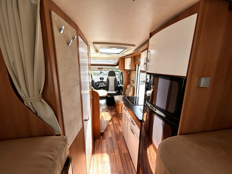 Hymer Tramp CL 674 Enkele-bedden/Euro-5/2012  foto: 8