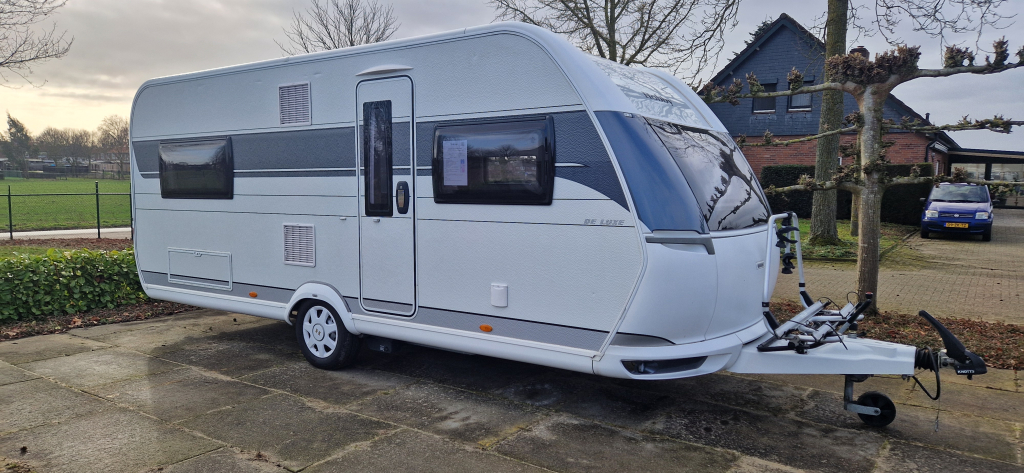 HOBBY Hobby De Luxe 540 FU – Frans Bed – Mover (Autark)