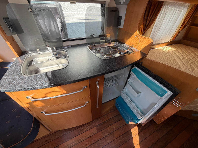 Dethleffs Beduin Emotion 485 DB con toldo e Isabella VT foto: 11