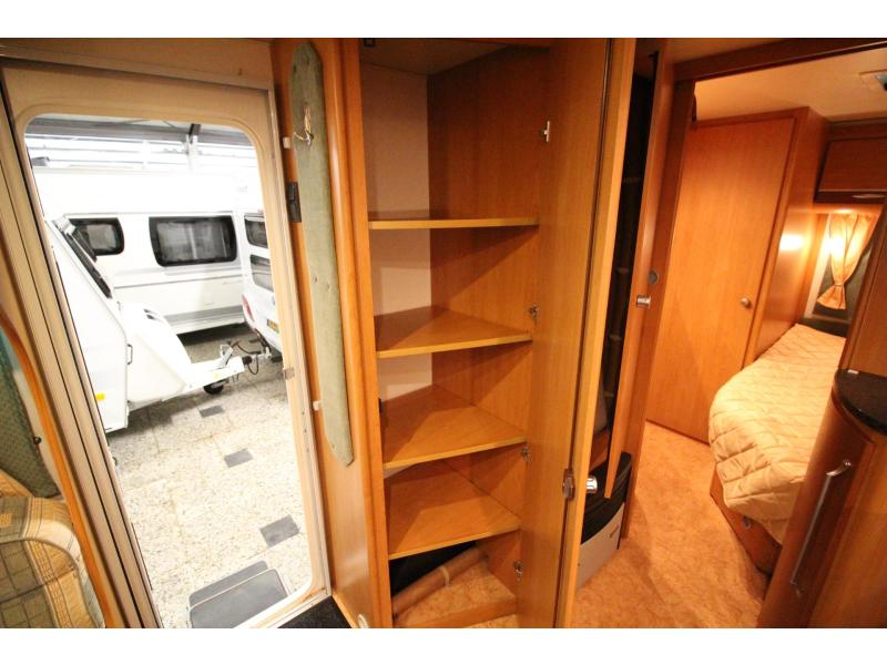 Dethleffs Beduin Emotion 515 DB Mover, Fietsenrek, Luifel  foto: 19