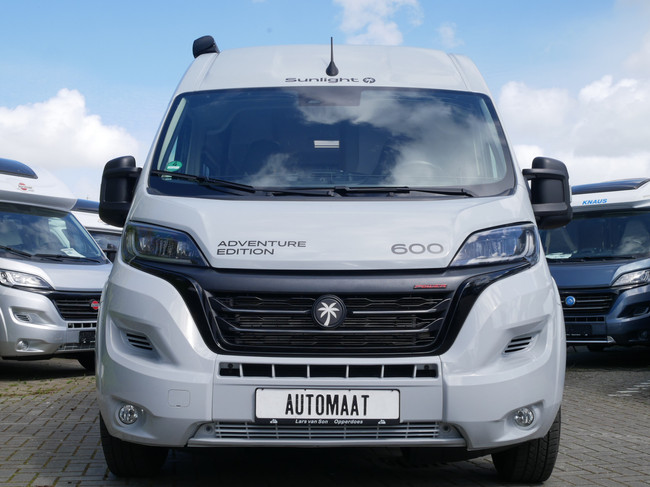 Sunlight Cliff 600 XV, Autom&aacute;tico de 9 velocidades, Autocaravana de 6 metros, Cama transversal foto: 1