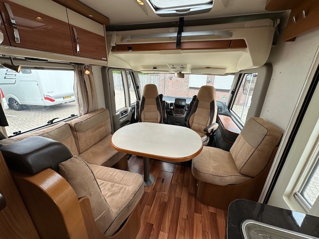 Hymer Mobil B 674 SL, Automaat foto: 2