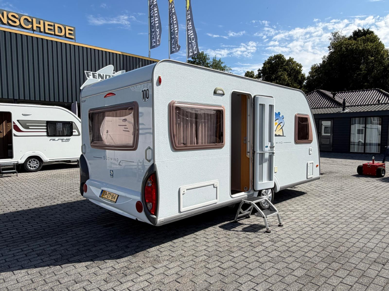 Knaus Sudwind 450 FU  foto: 2