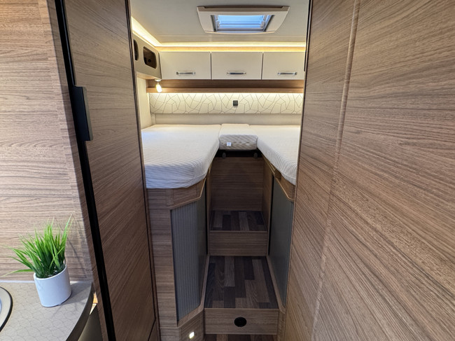 Weinsberg CaraCompact Pepper Edition 600 MEG 140 CV Euro 6 Fiat Ducato 8 **Camas individuales/Portabicicletas/Litio/Inversor/2x Smart TV/Navegador/C foto: 16