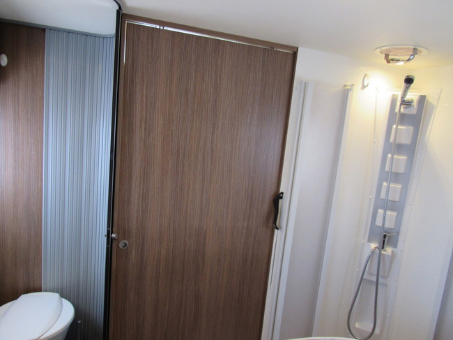 Itineo MB700 Fiat Integriert Queensbett und Hubbett Bj. 2016 Foto: 17