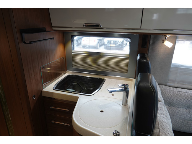 NIESMANN BISCHOFF Arto 85E 180Cv Autom&aacute;tico | Sistema de nivelaci&oacute;n | Suspensi&oacute;n neum&aacute;tica foto: 10