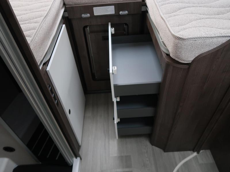 Benimar Cocoon 463 VOORDEEL 11.680,- euro  foto: 12