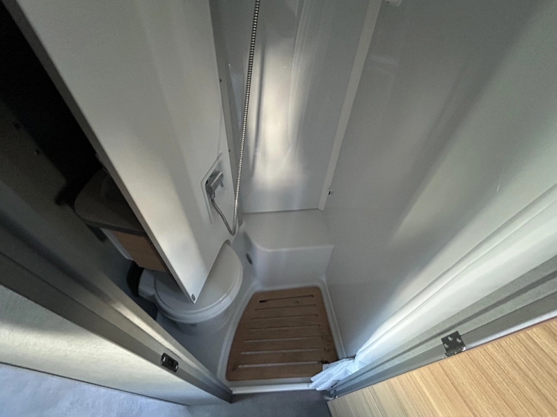 Dethleffs Just 90 T 6812 EB Hefbed + Airco  foto: 17