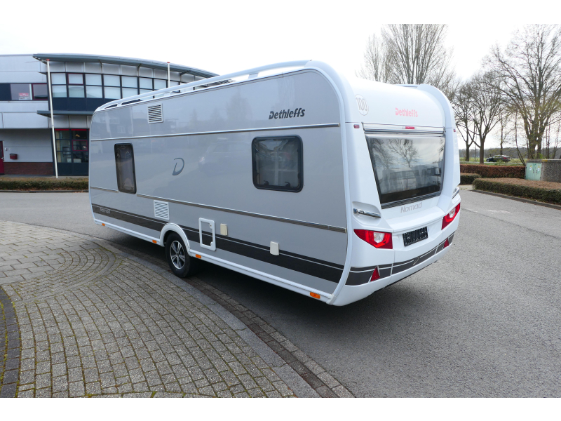 Dethleffs Nomad 530 DR zeer ruim met airco  foto: 3