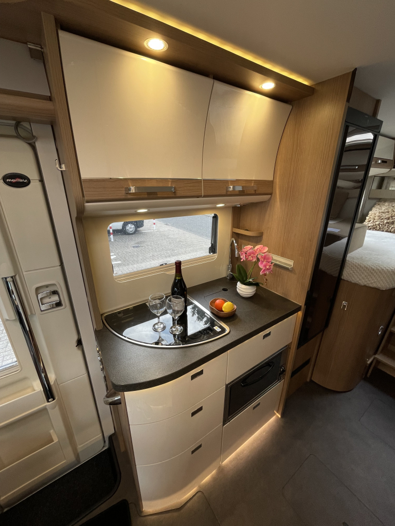 Carthago Malibu 430 LE LITS JUMEAUX+LIT PAVILLON 6.90M BEARLOCK photo : 7