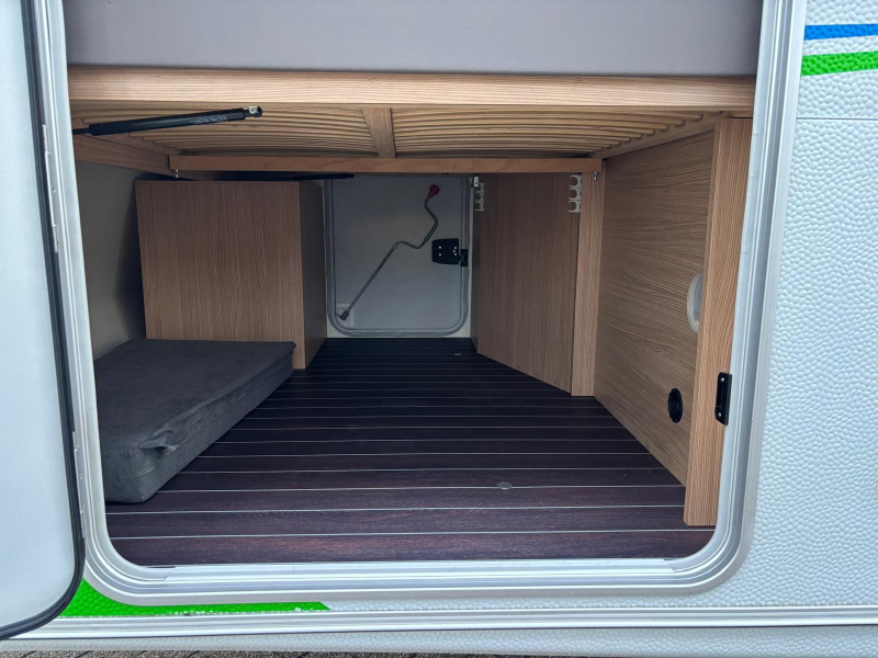 Knaus Sport and Fun 480 QL Mover Cassette awning photo: 24