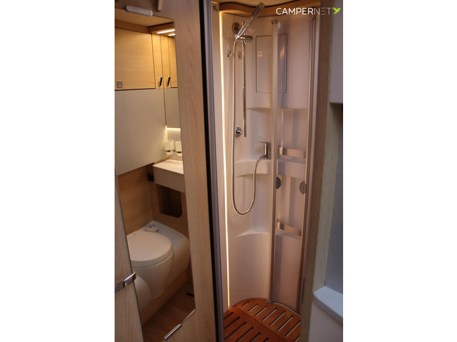 Hymer BMC-T 580 177 PS Automatik | 1. Besitzer | Wechselrichter | L&auml;ngsbetten | 2. Wohnraumbatterie | Solarpaneele | Hymer SLC Chassis | Foto: 18