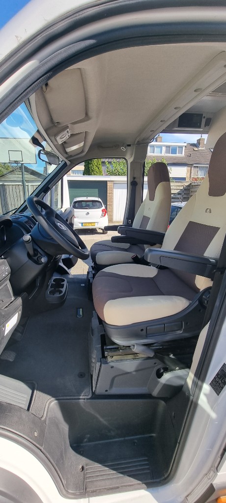 ADRIA TWIN 640 SLX foto: 4