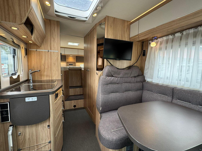 Hymer MLT 580 V6 190HP Single Beds Led 2 Solar Panels photo: 8