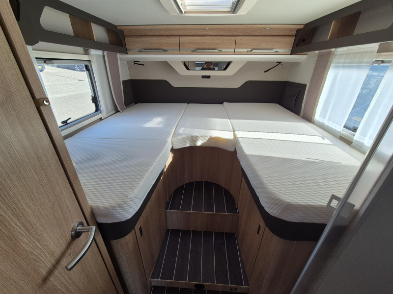 Knaus Sky TI 700 MEG 180pk autom 2 aircos E84  foto: 11
