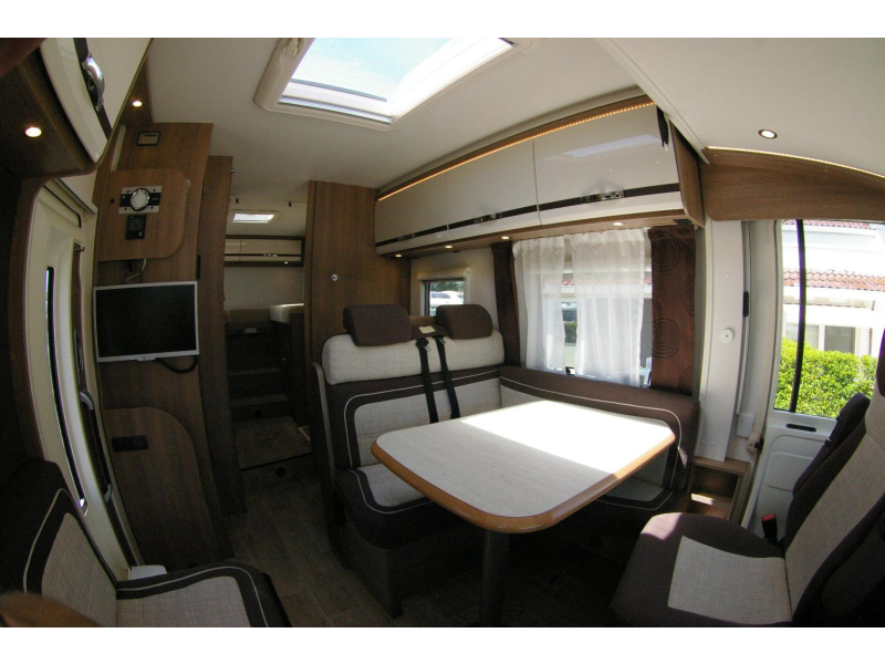 Dethleffs Trend I 7057 Enkele bedden, Hefbed.  foto: 8