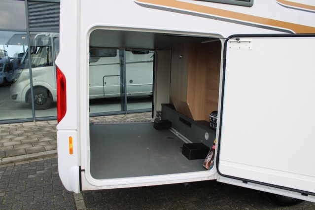 Robusto Carthago Integral Malibu I 460 LE Fiat AUTOM&Aacute;TICO 180 CV camas individuales y cama abatible (118 foto: 16