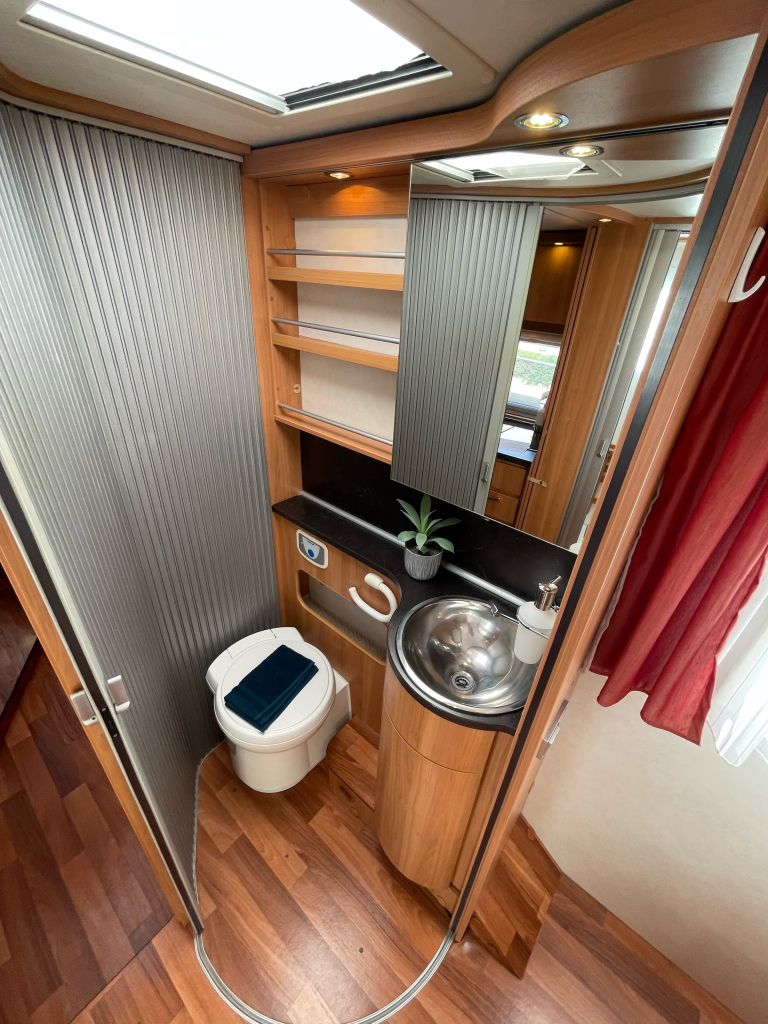 Hymer Tramp 698 CL QUEENSBED 3LTR 160 PK BR-SYSTEEM CAMERA photo: 7