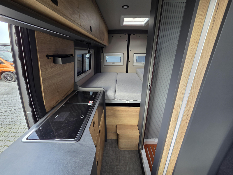 Clever Aventuro 600 4x4 Mercedes  foto: 4