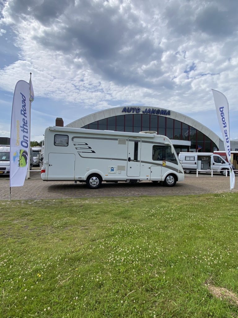 Hymer B 678 PL AUTOM&Aacute;TICO di&eacute;sel de 3 litros con 177 CV, camas longitudinales y cama abatible A&ntilde;o 2016. Centrum On the Road en Noorderringweg 4 en Marum. foto: 33