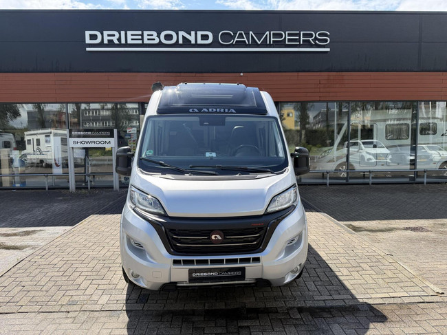 Adria Twin Supreme 640 SGX 9T-Automaat Zonnepaneel Victron Systeem foto: 4