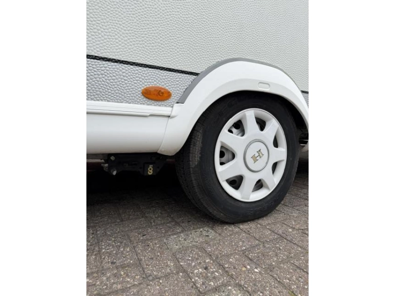 Hobby De Luxe 540 UFF Incl. Mover and Airco photo: 9