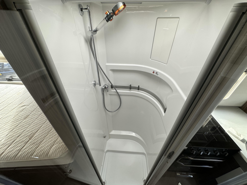 Hymer BML-I 780 OBERK&Auml;STEN STATT HUBBETT! Foto: 16
