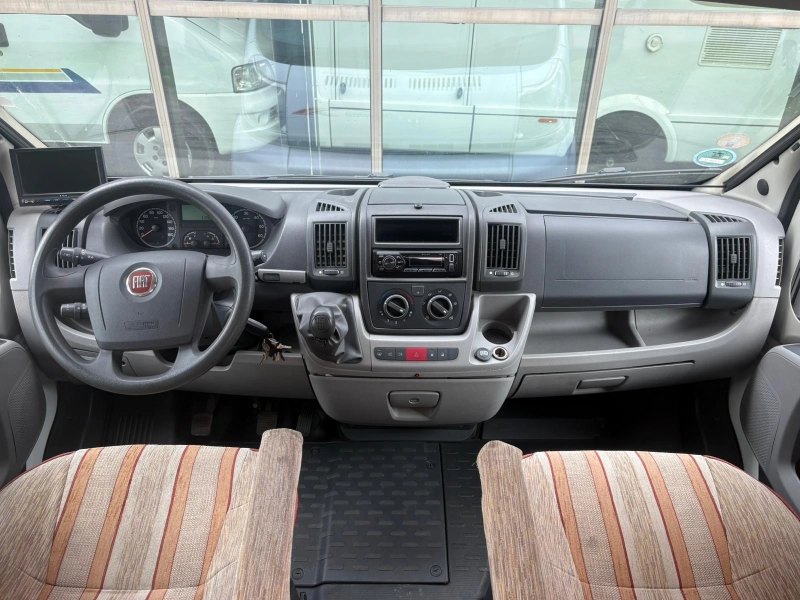 Fleurette Migrateur 73 LM Cama Queen, Aire Acondicionado, Comedor foto: 18