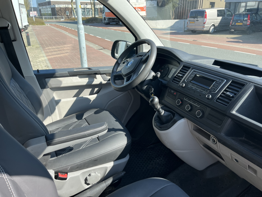 Volkswagen  T6 buscamper Nevada two-tone 2017 foto: 6