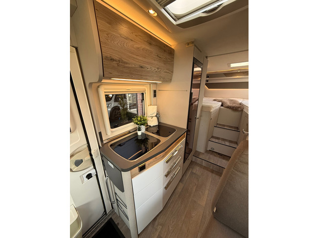 Hymer Exsis T 580 Automaat 9G 2020 Zonnepanelen! Trekhaak! foto: 17