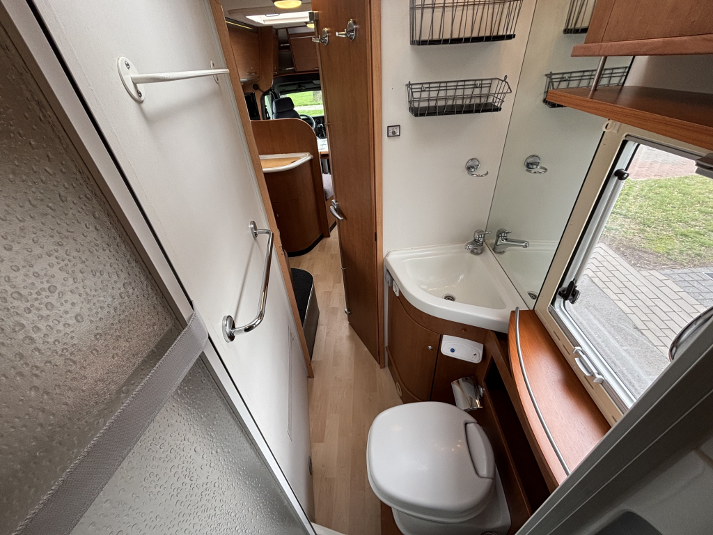 ARCA 3.0L (chain) Very spacious Complete and well maintained P 674 LSX photo: 9